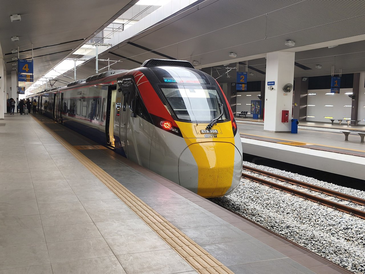 A KTM ETS electric train at a Johor Bahru area station, bound for Kuala Lumpur