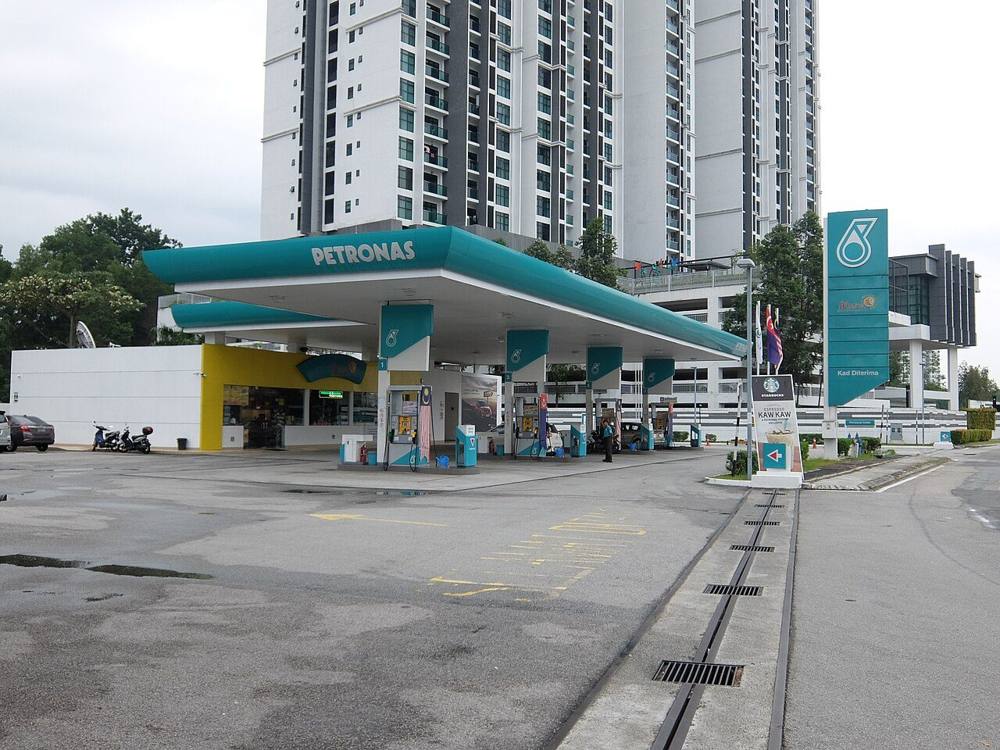 A Petronas petrol station at Persiaran Indah, Bukit Indah, Iskandar Puteri, Johor