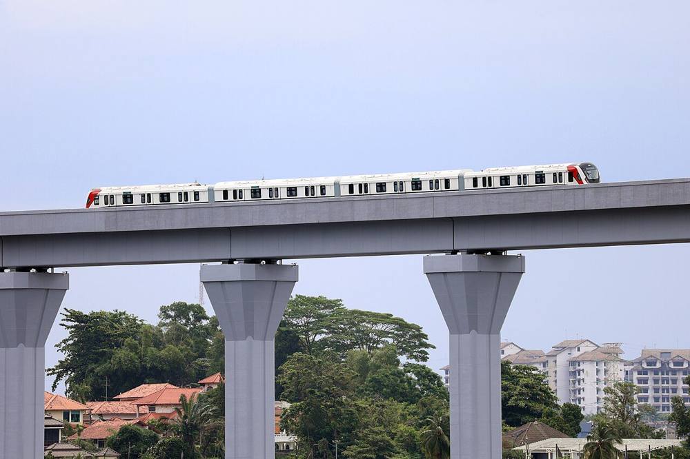RTS Link rolling stock running on a trial